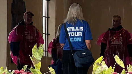 Niagara Falls tour in the rain